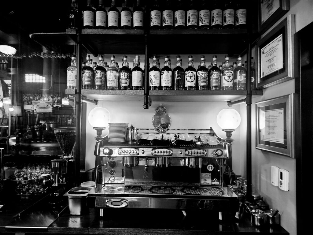 morning-meetings-bw